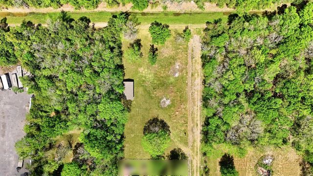 410 Jones Road, Highlands, TX 77562