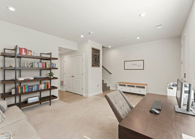 2841 HOKIE LN, Alexandria, VA 22306