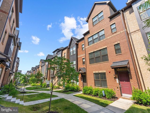 2841 HOKIE LN, Alexandria, VA 22306