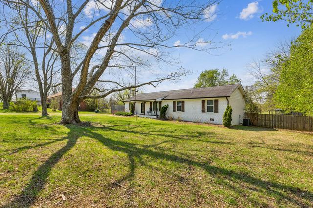 843 N Palmers Chapel Rd, White House, TN 37188