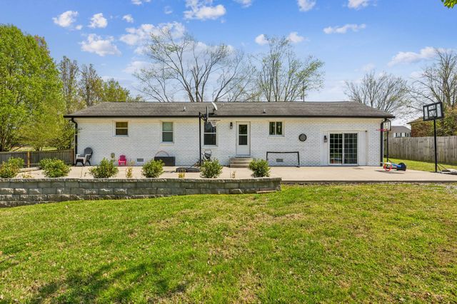 843 N Palmers Chapel Rd, White House, TN 37188
