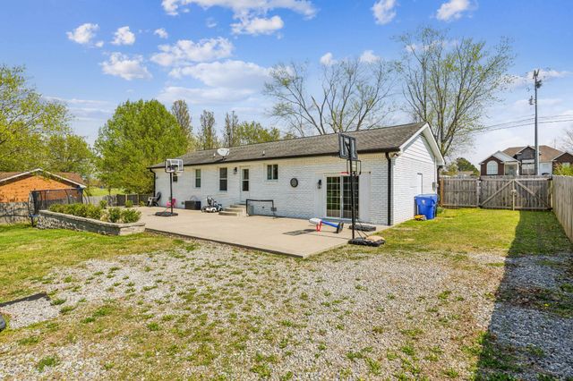 843 N Palmers Chapel Rd, White House, TN 37188