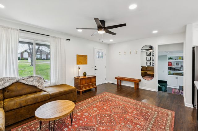 843 N Palmers Chapel Rd, White House, TN 37188