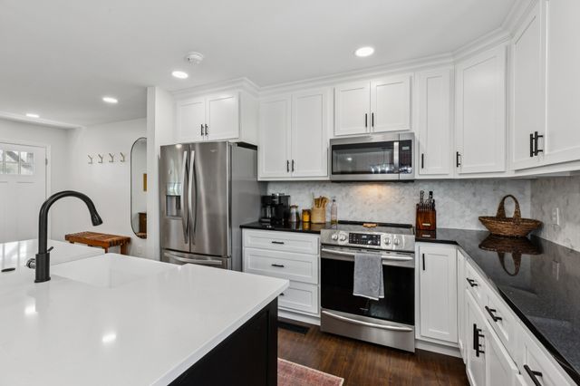 843 N Palmers Chapel Rd, White House, TN 37188