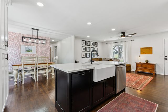 843 N Palmers Chapel Rd, White House, TN 37188