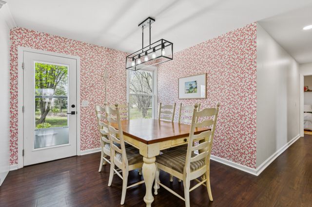 843 N Palmers Chapel Rd, White House, TN 37188