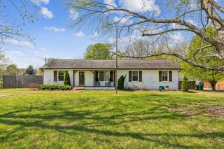 843 N Palmers Chapel Rd, White House, TN 37188