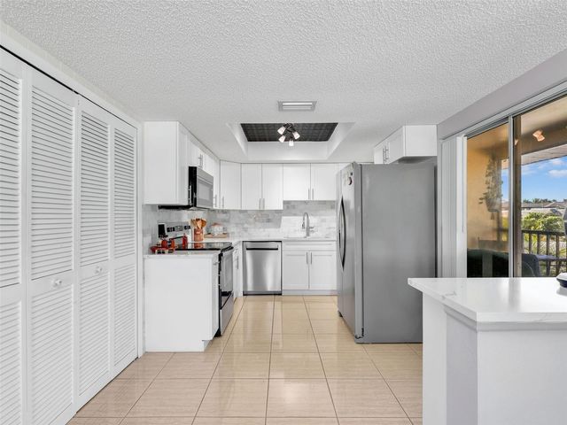 4021 SE 19TH AVENUE 201, Cape Coral, FL 33904