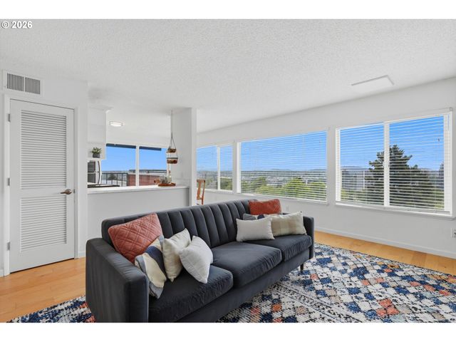 3515 Sw BARBUR Blvd X3, Portland, OR 97239