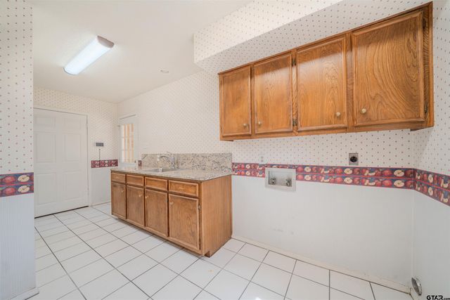 1416 Lazy Ln, Longview, TX 75604