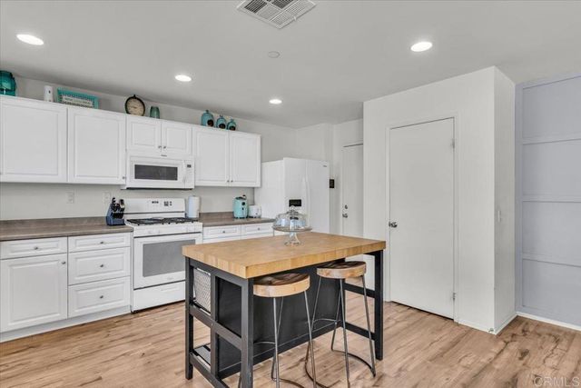 14361 Pioneer Way, Victorville, CA 92394