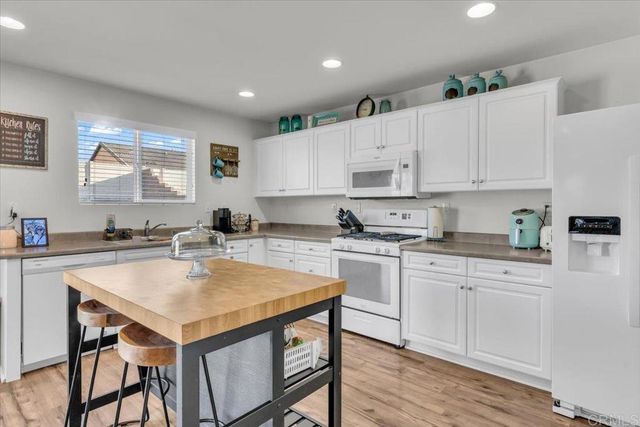 14361 Pioneer Way, Victorville, CA 92394