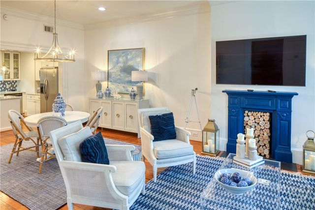 108 W Jones Street, Savannah, GA 31401