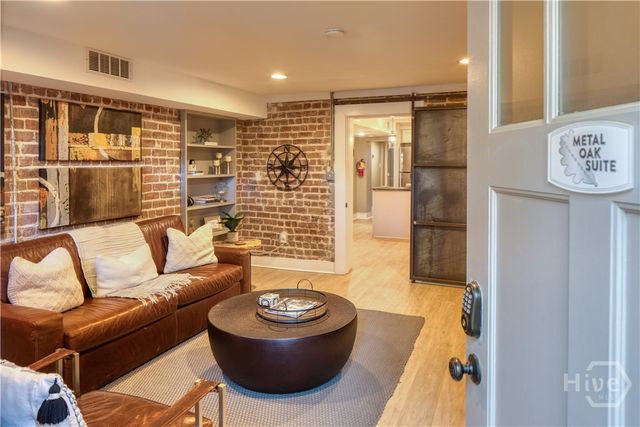 108 W Jones Street, Savannah, GA 31401