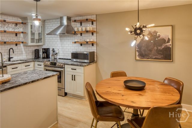 108 W Jones Street, Savannah, GA 31401