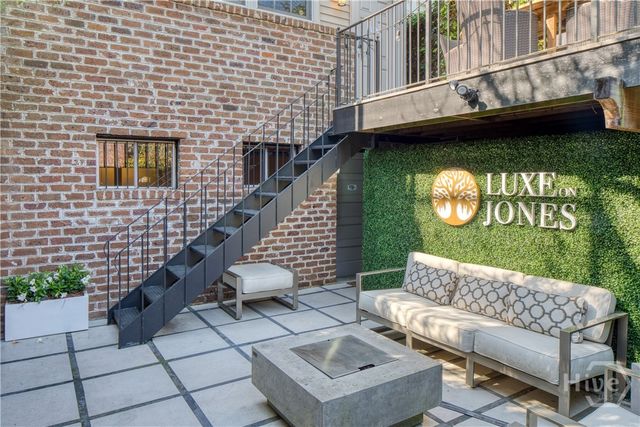 108 W Jones Street, Savannah, GA 31401