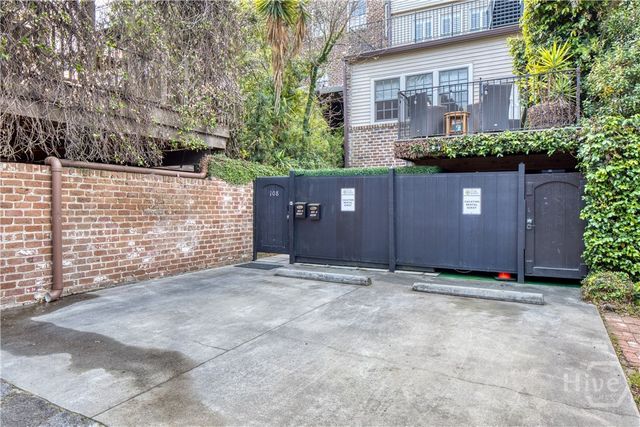 108 W Jones Street, Savannah, GA 31401