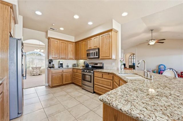 5773 Merito Street, Hesperia, CA 92344