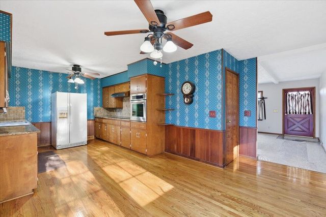 20898 BOUVIER Lane, Council Bluffs, IA 51503