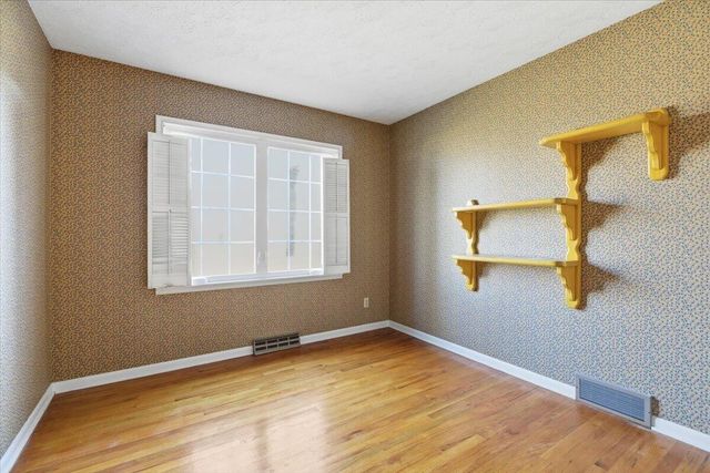 20898 BOUVIER Lane, Council Bluffs, IA 51503