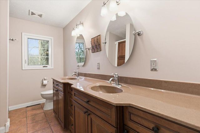 20898 BOUVIER Lane, Council Bluffs, IA 51503