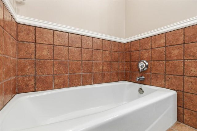 20898 BOUVIER Lane, Council Bluffs, IA 51503