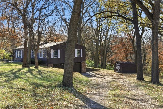 20898 BOUVIER Lane, Council Bluffs, IA 51503