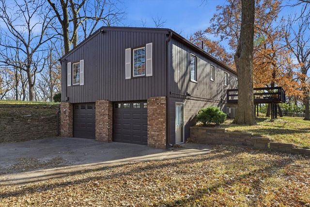 20898 BOUVIER Lane, Council Bluffs, IA 51503