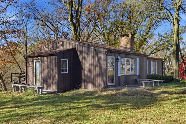 20898 BOUVIER Lane, Council Bluffs, IA 51503