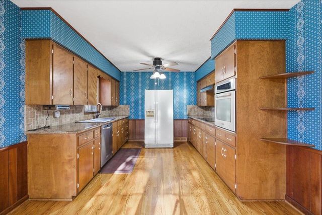 20898 BOUVIER Lane, Council Bluffs, IA 51503