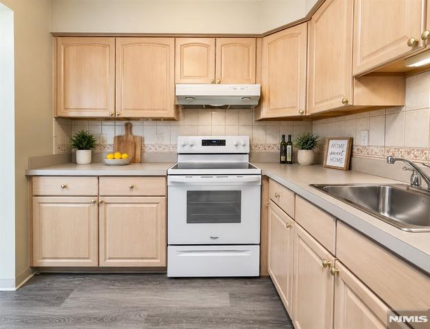 460 Liberty 460B Unit 207, Little Ferry, NJ 07643