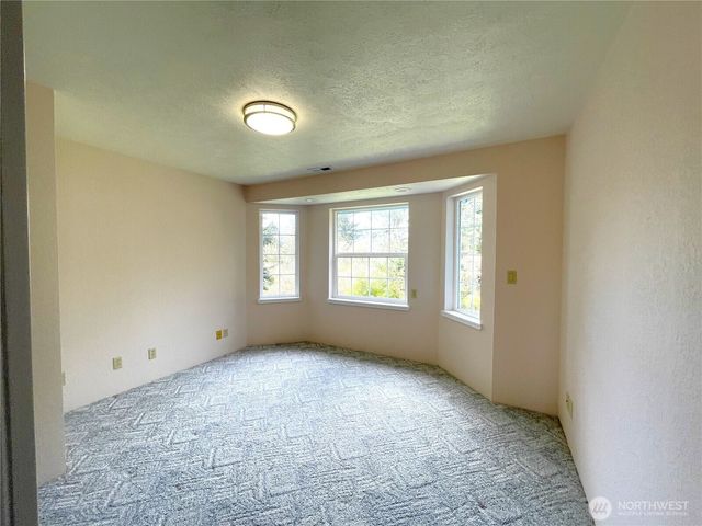 653 Sunset Avenue NE, Ocean Shores, WA 98569