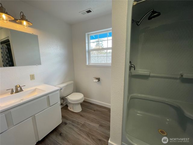 653 Sunset Avenue NE, Ocean Shores, WA 98569