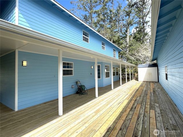 653 Sunset Avenue NE, Ocean Shores, WA 98569