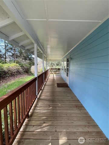 653 Sunset Avenue NE, Ocean Shores, WA 98569