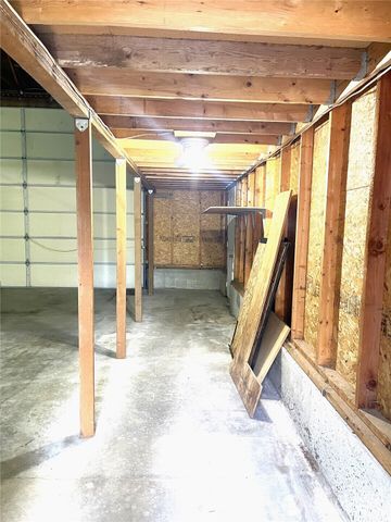 653 Sunset Avenue NE, Ocean Shores, WA 98569