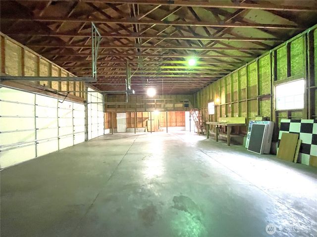 653 Sunset Avenue NE, Ocean Shores, WA 98569