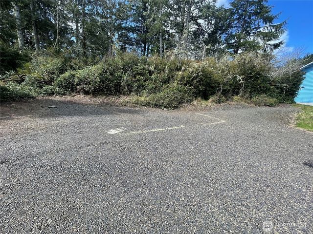 653 Sunset Avenue NE, Ocean Shores, WA 98569