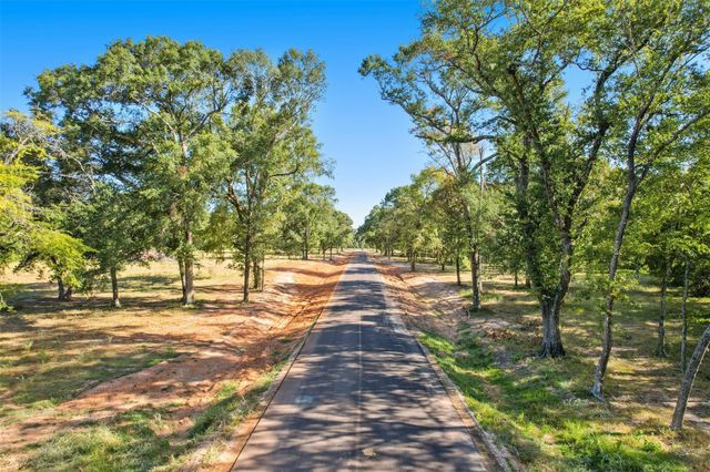 18248 Woodstream Crossing Road, Montgomery, TX 77316