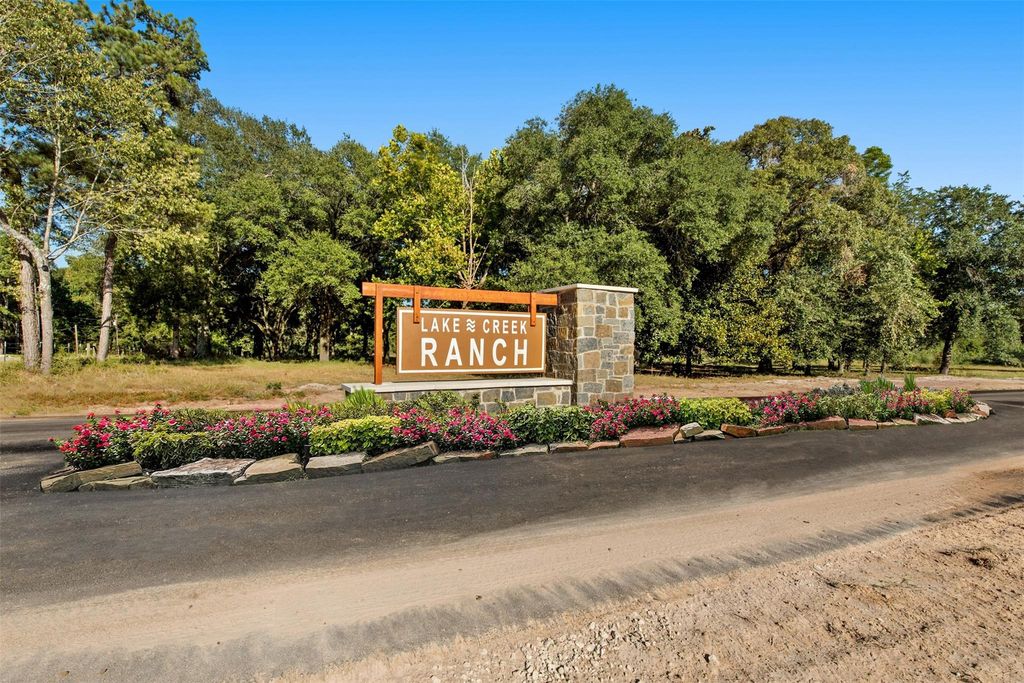 18248 Woodstream Crossing Road, Montgomery, TX 77316