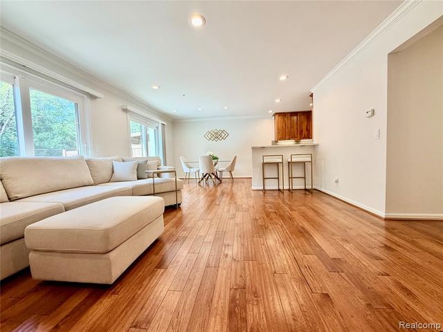 48148 Colony Farm Circle Circle, Plymouth, MI 48170
