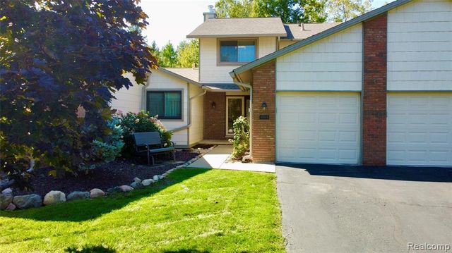48148 Colony Farm Circle Circle, Plymouth, MI 48170