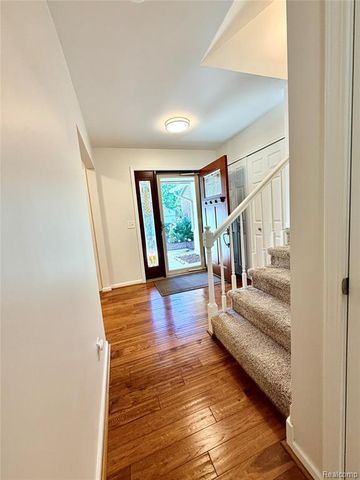48148 Colony Farm Circle Circle, Plymouth, MI 48170