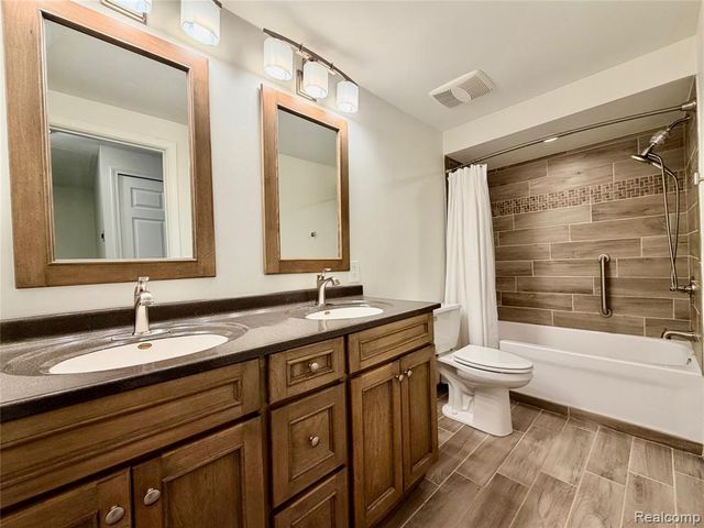 48148 Colony Farm Circle Circle, Plymouth, MI 48170