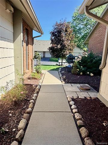 48148 Colony Farm Circle Circle, Plymouth, MI 48170