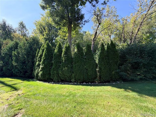 48148 Colony Farm Circle Circle, Plymouth, MI 48170