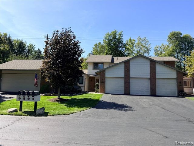 48148 Colony Farm Circle Circle, Plymouth, MI 48170