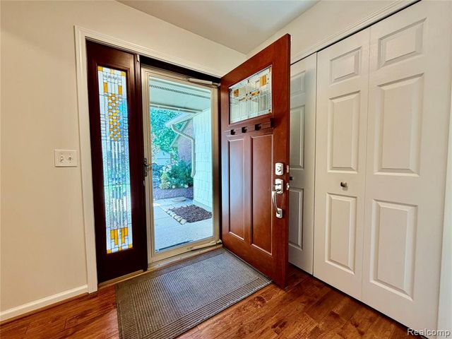 48148 Colony Farm Circle Circle, Plymouth, MI 48170