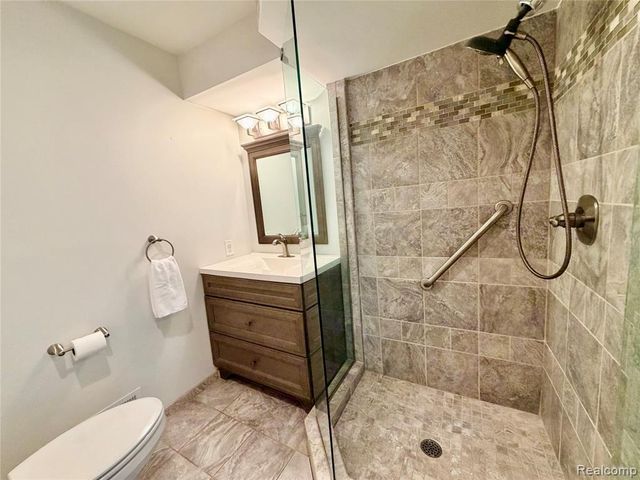 48148 Colony Farm Circle Circle, Plymouth, MI 48170