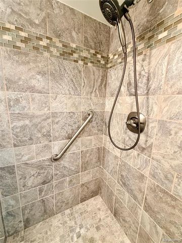 48148 Colony Farm Circle Circle, Plymouth, MI 48170